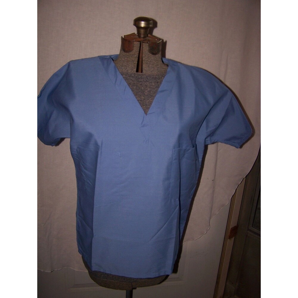 Landau. UNISEX Scrub V-neck top (8219).   Navy‎ (bcp)sm. new w/pockets